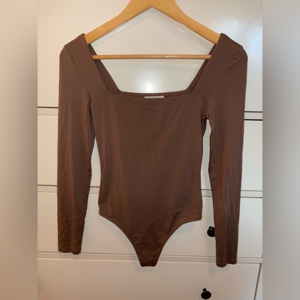 Aritzia Babaton Contour Squareneck Bodysuit